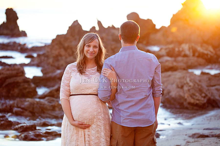 Beach Couples Maternity Pictures (7)