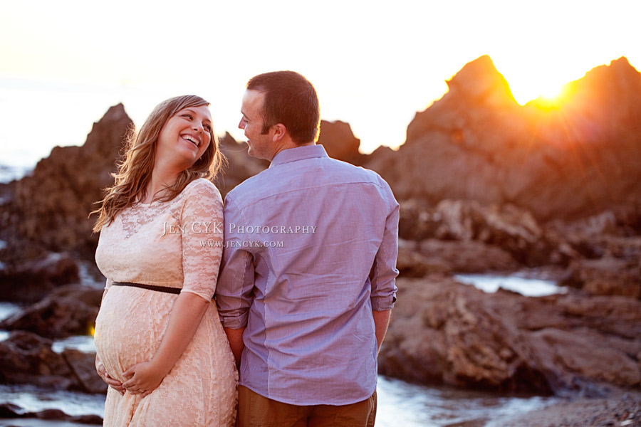 Beach Couples Maternity Pictures (9)