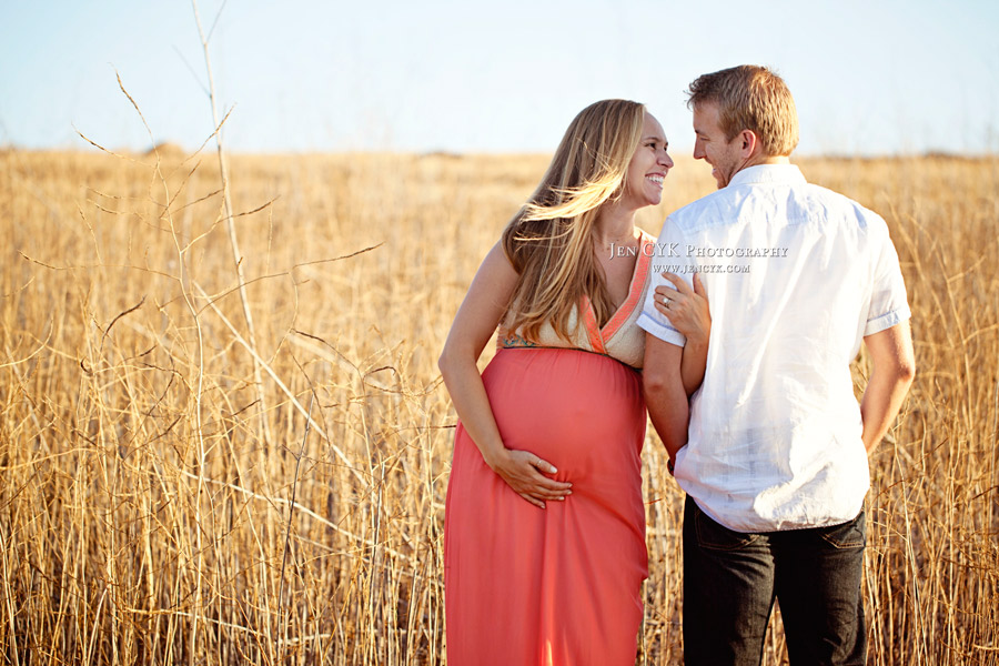 Beautiful Maternity Pictures (2)