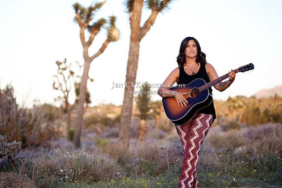 Girl With Guitar Photography (1)