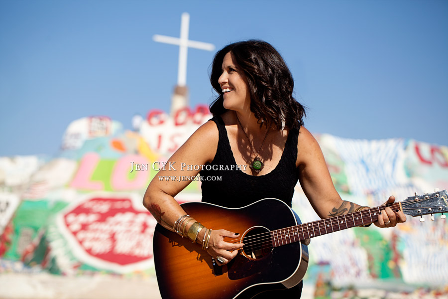 Salvation Mountain Girls Guitar (6)